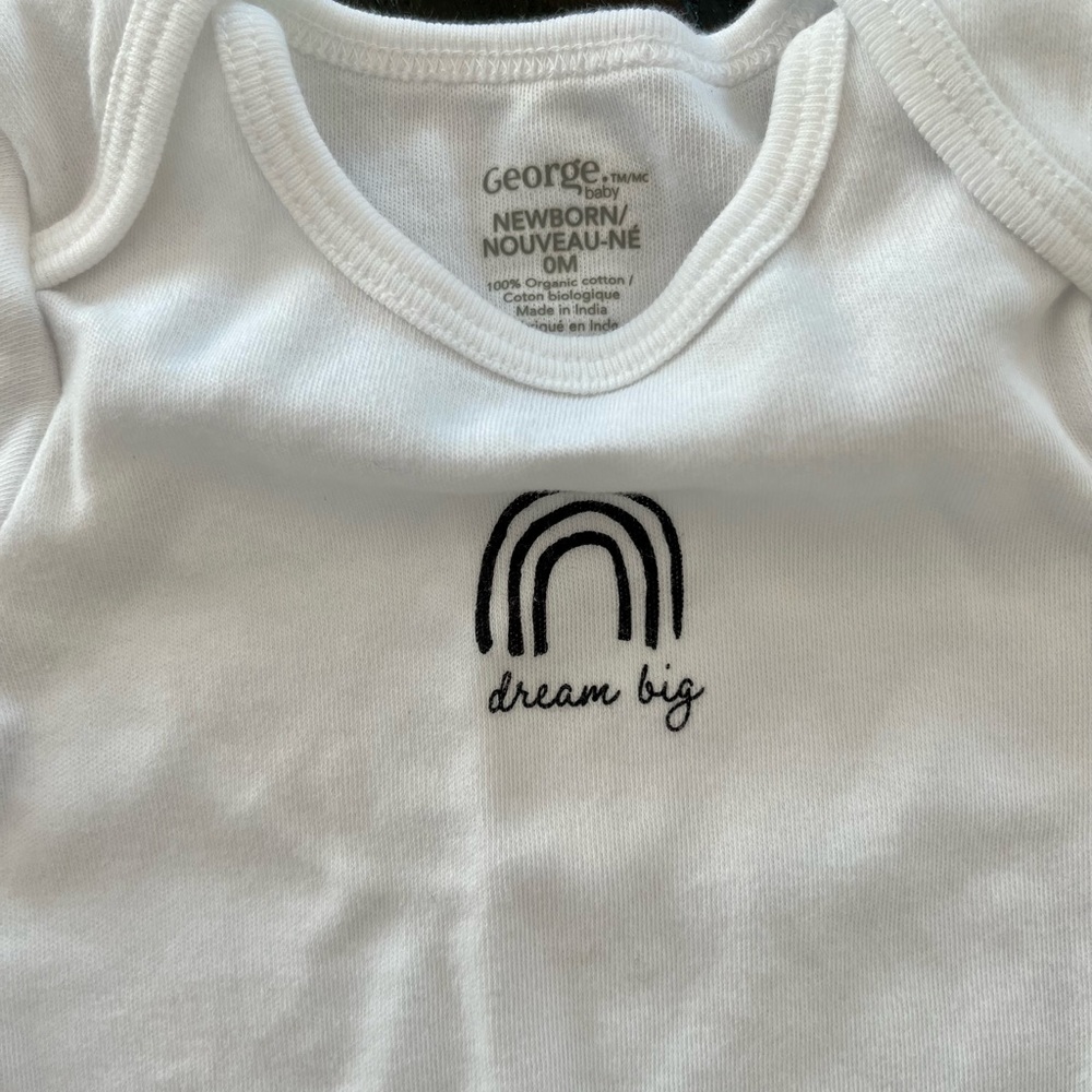 New, Never Worn! NB Onesies - Picture 4 of 6